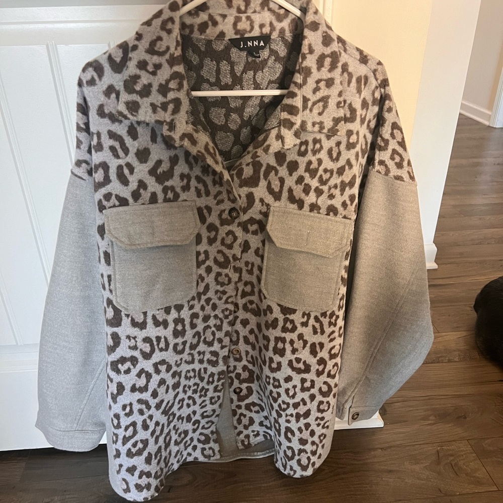 Leapoard shacket